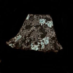 🌸Cute flowered skirt🌸